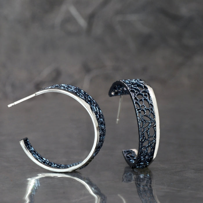 Oslo Marengo, pendientes Criolla
