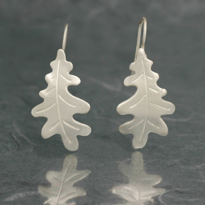 pendientes hoja de roble, gancho móvil, plata de Ley 925 mate, colección Carballo de Ardentia