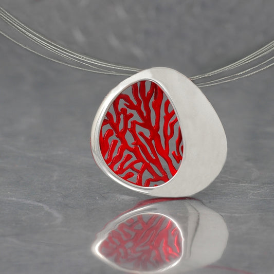 colgante con forma de Gorgonia, en plata de Ley 925 con rojo de Ardentia