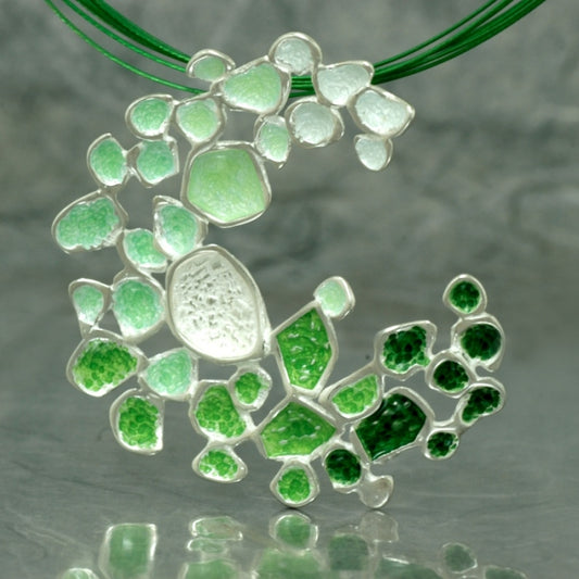 colgante XL colección Dream musgo, de Ardentia, en plata 925 con esmalte al fuego verde