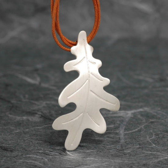 colgante carballo de ardentia, realizado en plata de Ley 925