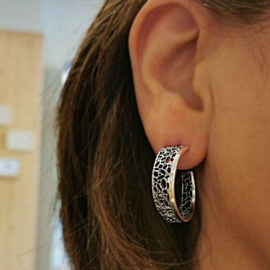 Oslo Marengo, pendientes Criolla