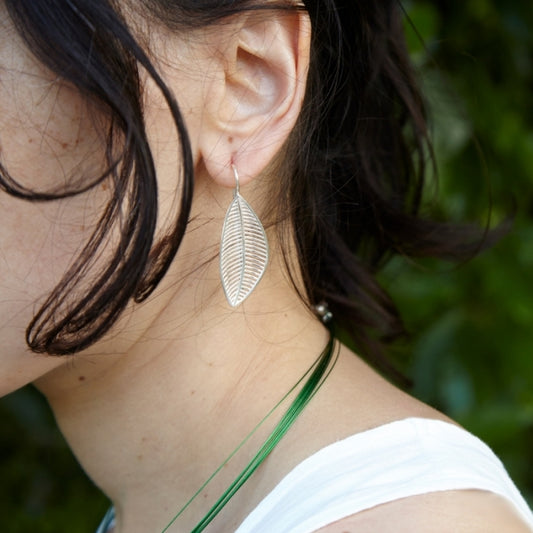 Fíos, Pendientes de gancho fijo