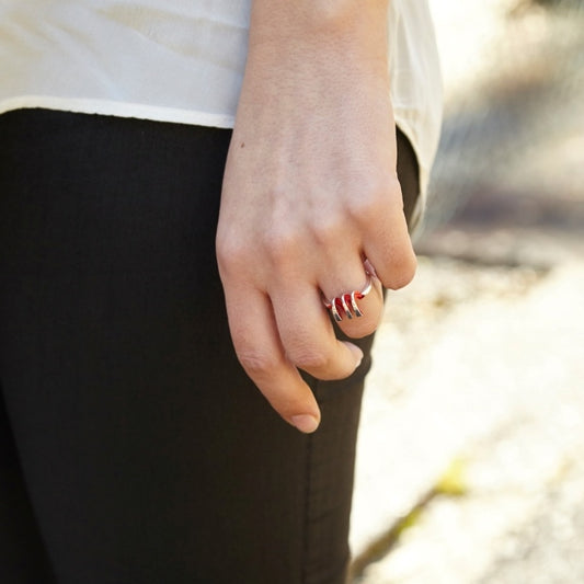 Omnia Pasión, Sortija