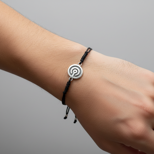 Laberinto, Pulsera de macramé