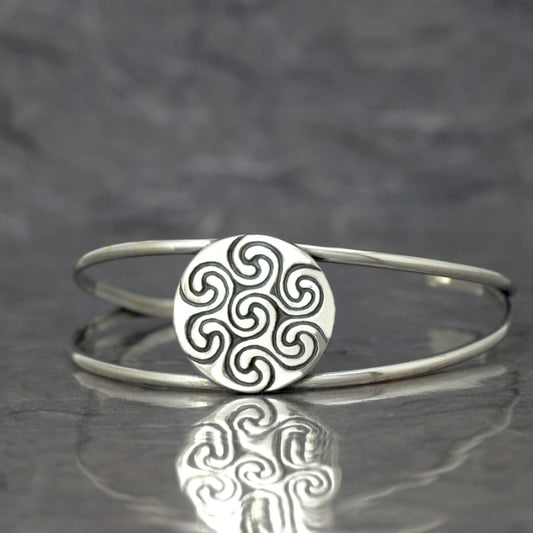Petroglifo, Pulsera de aro rígido