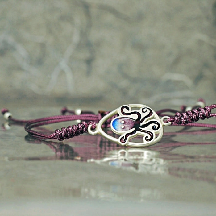 Mare Pulpos, Pulsera de hilos