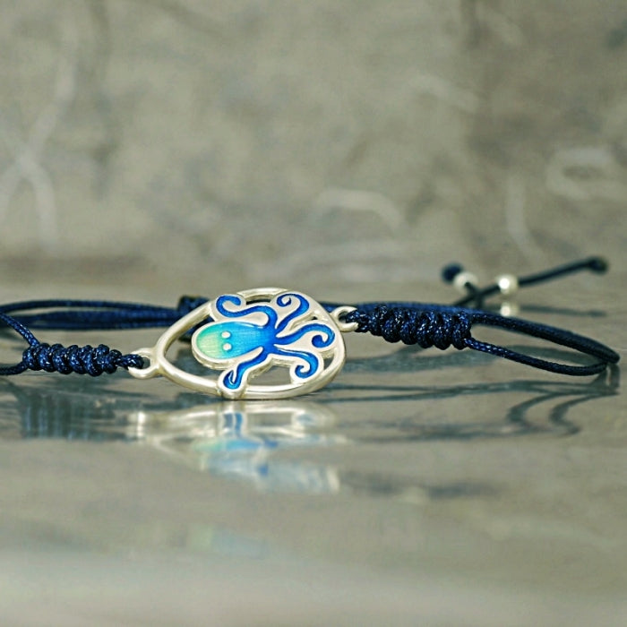 Mare Pulpos, Pulsera de hilos