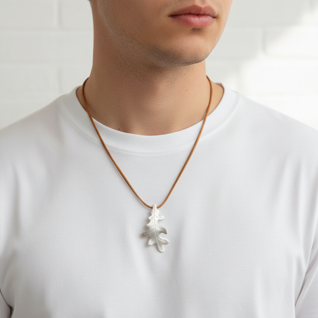 chico con colgante Carballo de Ardentia