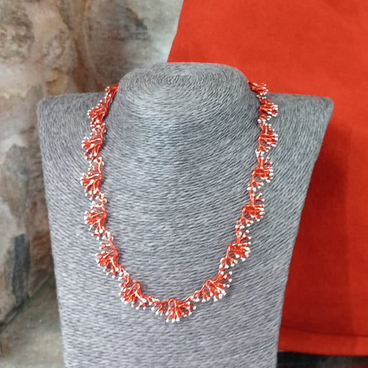 Gargantilla Anémona pasión en plata de ley 925 con acabado galvanizado rojo, diseño artesanal Ardentia