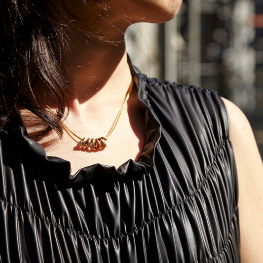 Omnia Chocolate, Gargantilla